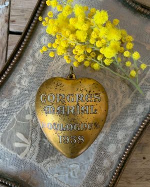 ANCIENNE PLAQUE RELIQUAIRE COEUR MONTMARTRE EX VOTO