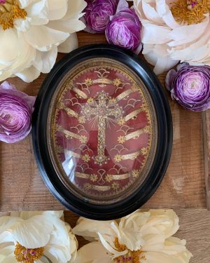 ancien cadre reliquaire ex voto douze reliques scellé