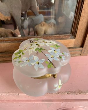 Ancienne boîte Art nouveau