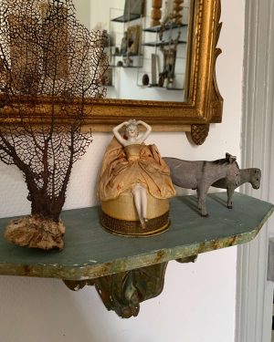 Boîte ancienne vers 1900