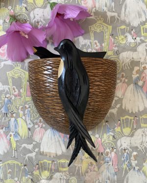 Ancien nid d’hirondelles en bois