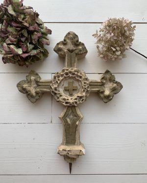 Ancienne croix en plâtre XIXe
