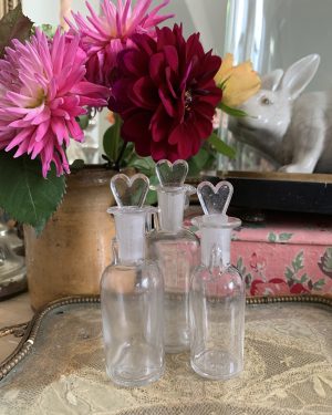 Lot de 3 flacons de pharmacie anciens