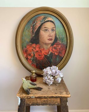 Portrait ancien « Femme à la robe coquelicots »